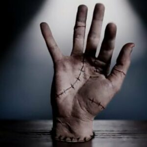 Mercoledì: Mano nel primo teaser trailer della serie di Tim Burton