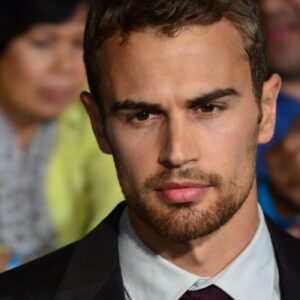 Theo James interpreterà George Michael in un film biografico ad alto budget