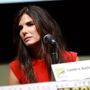 Sandra Bullock in lutto: morto a 57 anni il compagno di lunga data Bryan Randall