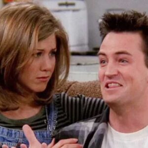 Jennifer Aniston distrutta per la morte di Matthew Perry, “non esce più di casa”: la preoccupazione degli amici