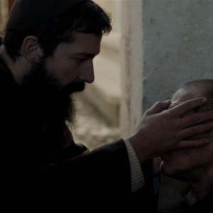 Padre Pio: la data di uscita italiana del film di Abel Ferrara con Shia LaBeouf