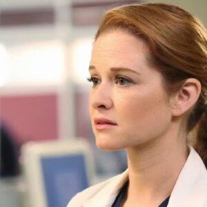 Sarah Drew: l’attrice ammette come la sua uscita di scena da Grey’s Anatomy sia stata “ingiusta e cattiva”