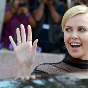 Charlize Theron si unisce al cast sempre più stellare del nuovo film di Christopher Nolan